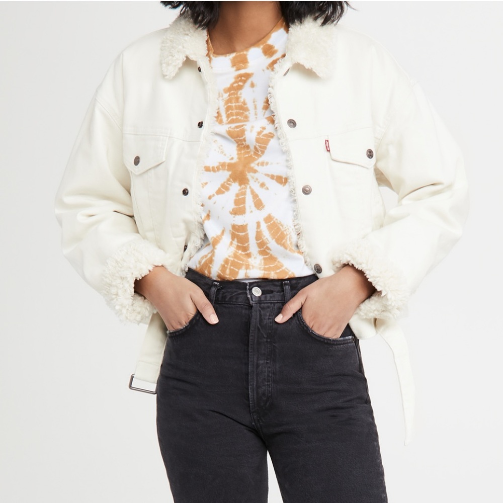 Levi’s Cozy Cocoon Trucker Jacket